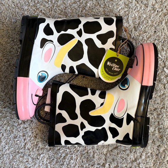 ✨$22✨NWT•Western Chief•Kids’ Colbie Cow Waterproof Rain Boots | Size 2 - Picture 10 of 11